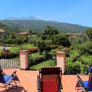  Lodge Vulcano, Tra L'etna E Il Mare Italia