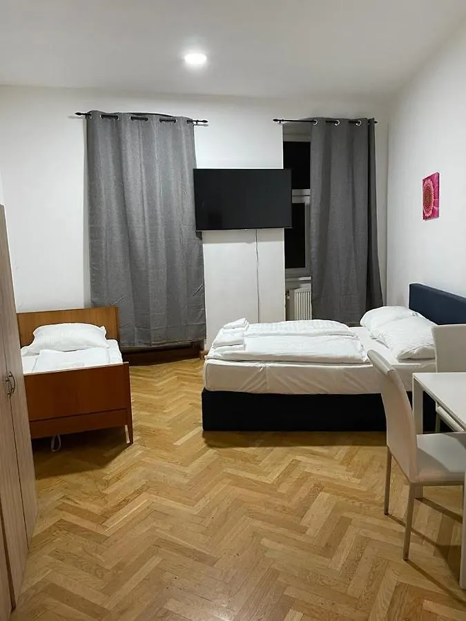 Hotel Easybook-In Viena 2*,