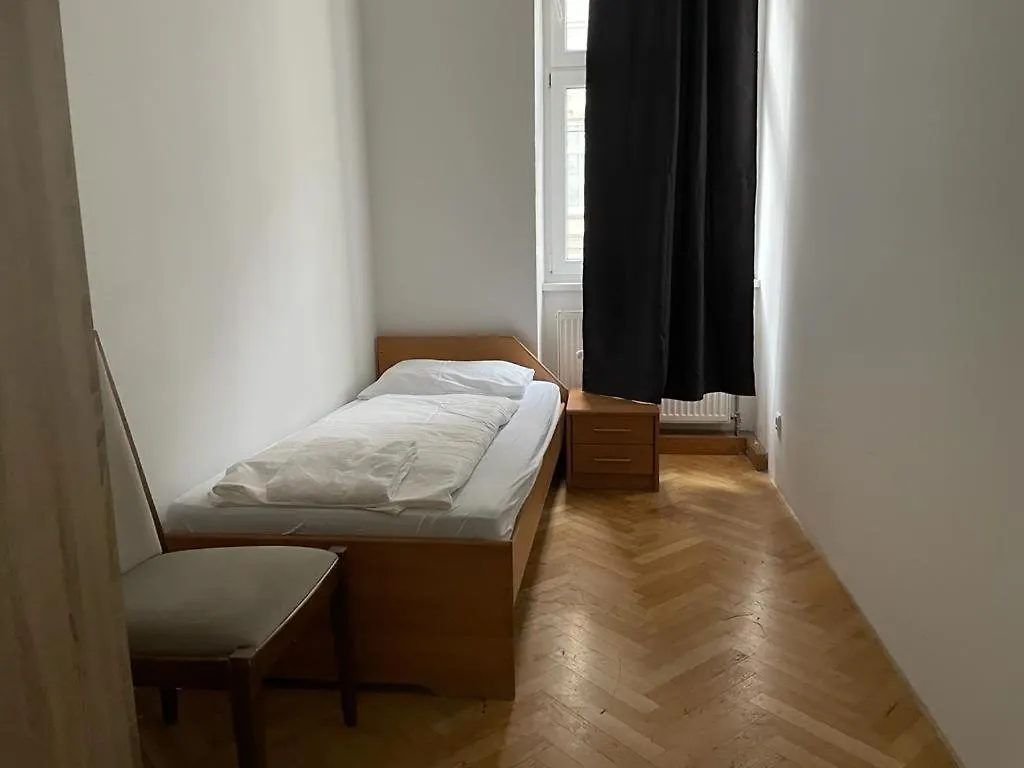 **  Hotel Easybook-In Viena Austria